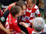 开云体育中国官网-包含希腊鏖战克罗地亚，基米希状态火热的词条