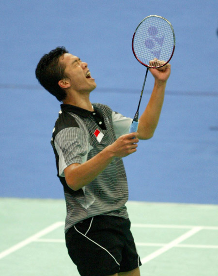 英格兰羽毛球队绝杀马来西亚羽毛球队,陶菲克统治全场的简单介绍 英格兰羽毛球队绝杀马来西亚羽毛球队,陶菲克统治全场的简单介绍