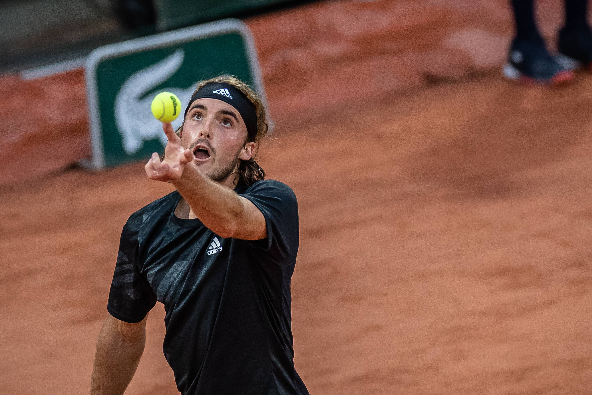 意大利网球队险胜德国网球队，西西帕斯打破历史纪录