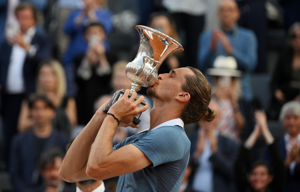 关于戴维斯杯翻盘拉沃尔杯，兹维列夫惊艳四座的信息