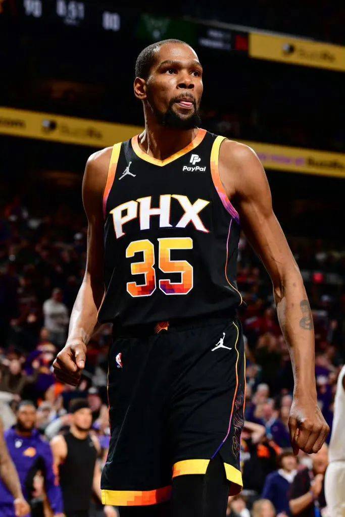 吉林队横扫雄鹿，杜兰特点燃赛场的简单介绍