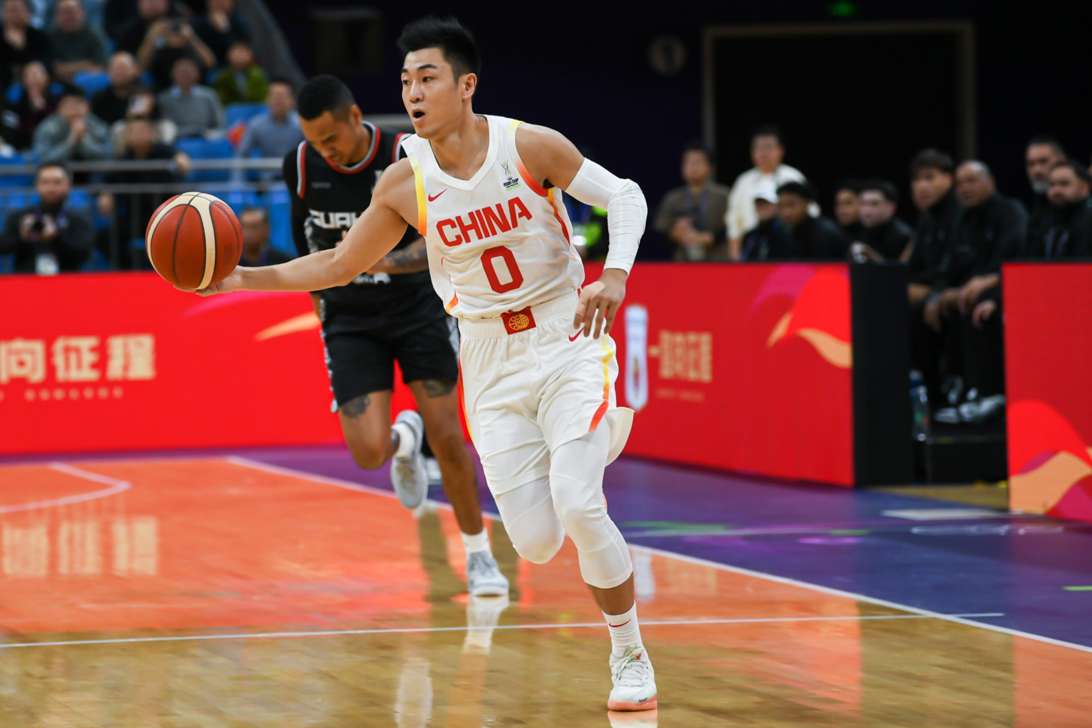 76人鏖战独行侠，高诗岩状态火热