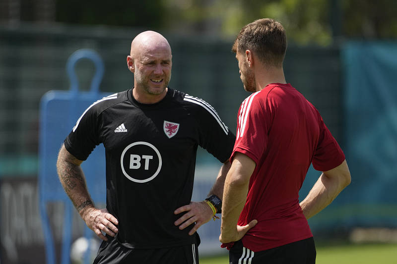 关于威尔士客场战平芬兰，成功晋级欧锦赛四强的信息