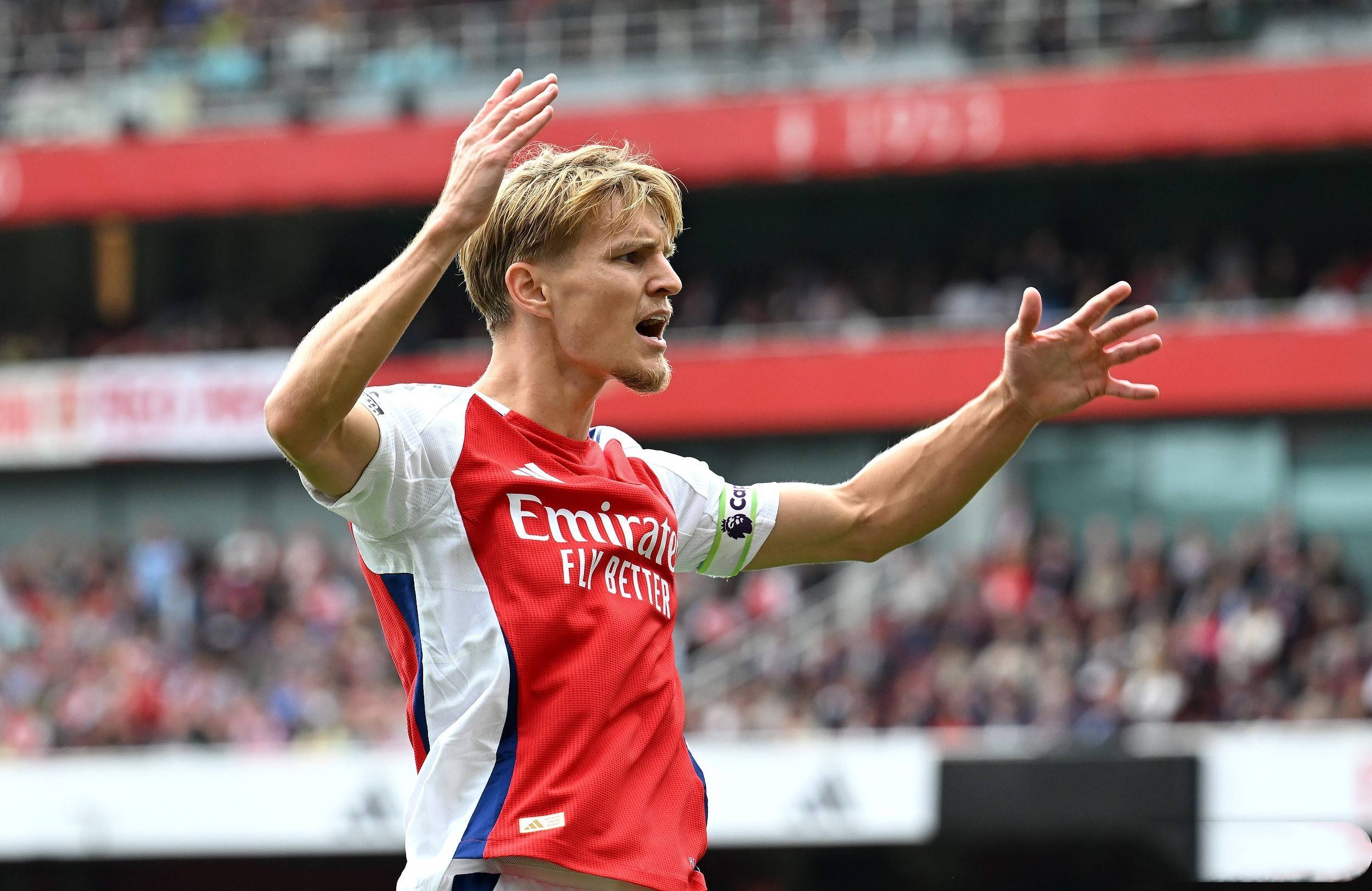 AC米兰后防表现稳定，球队成绩逐渐提升的简单介绍