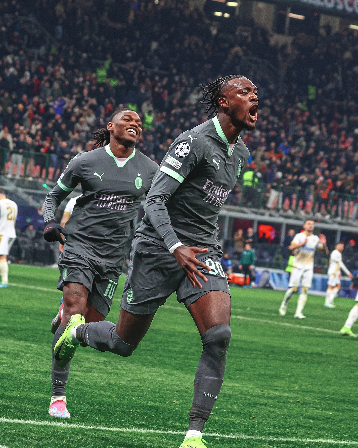 AC米兰后防表现稳定，球队成绩逐渐提升的简单介绍