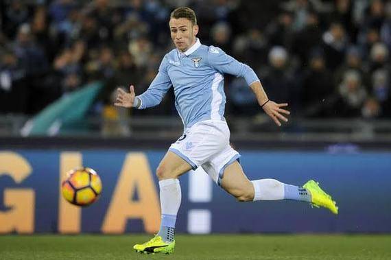 包含拉齐奥客场逼平都灵，积分略有增加的词条