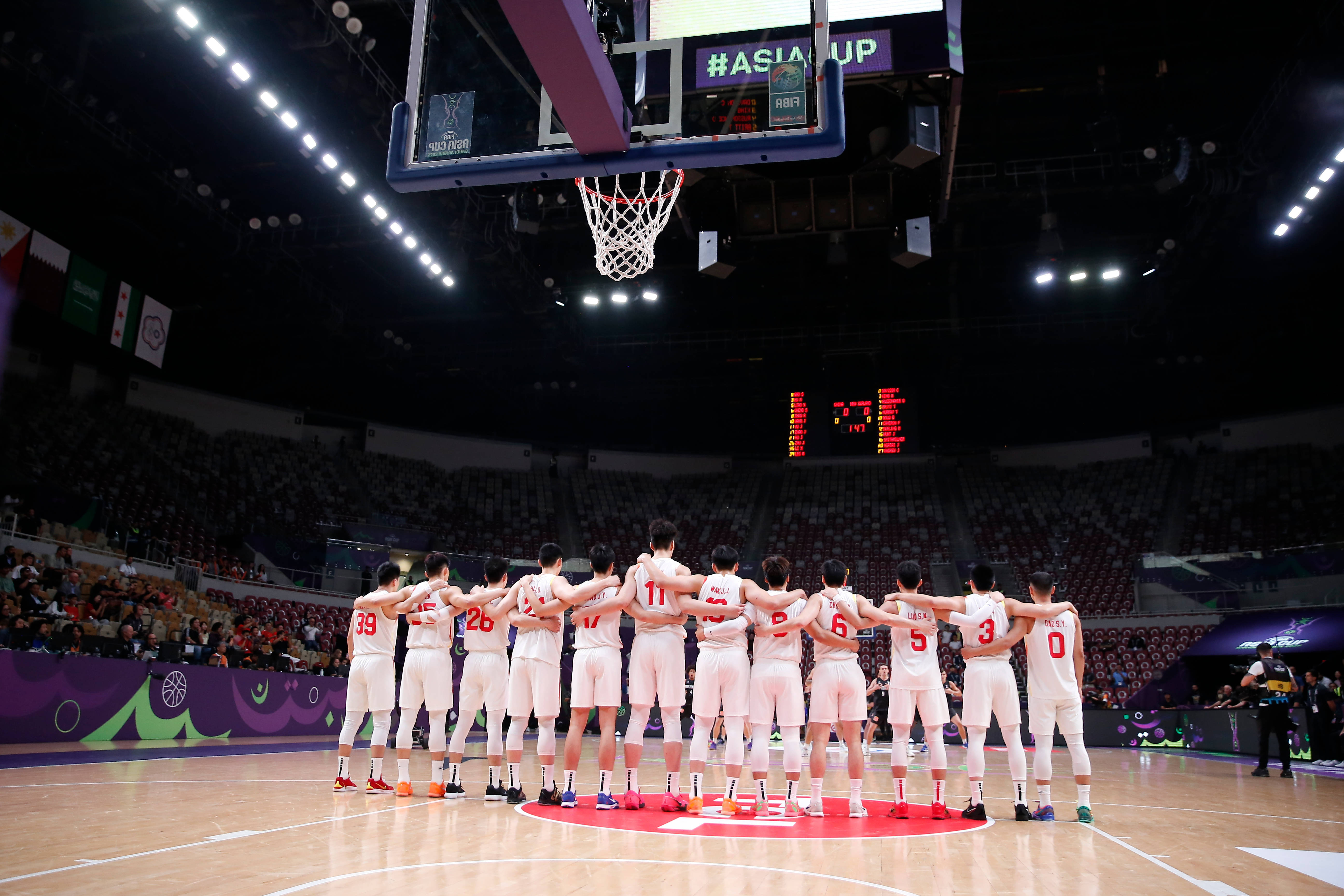 包含新西兰篮球明星代表国家队参加国际比赛的词条