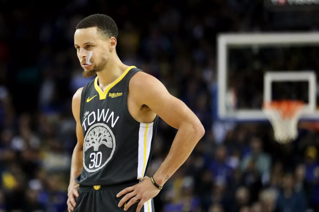 关于诺里奇顶住进攻压力，客场险胜保持不败的信息