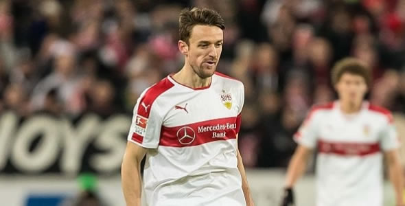 斯图加特在客场力克汉诺威，取得重要胜利的简单介绍