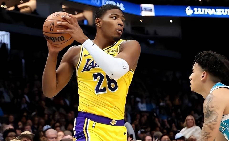 湖人队外线球员的进步令人惊喜