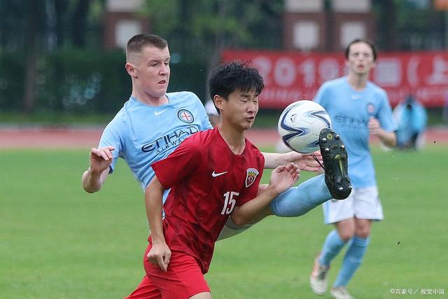 上港后防线表现稳健，保持比赛不丢球记录的简单介绍