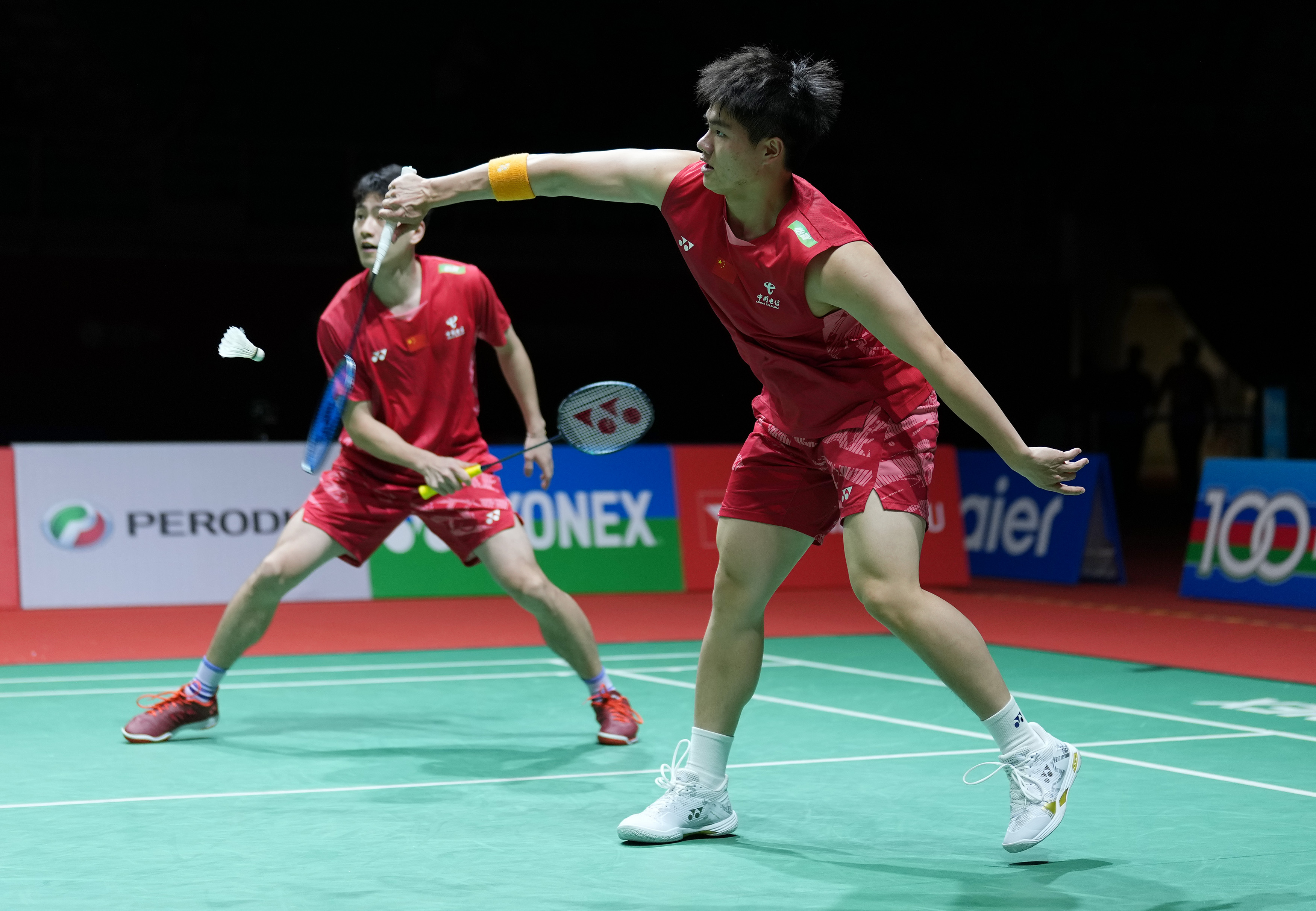 包含法国羽毛球队险胜马来西亚羽毛球队，马琳统治全场的词条