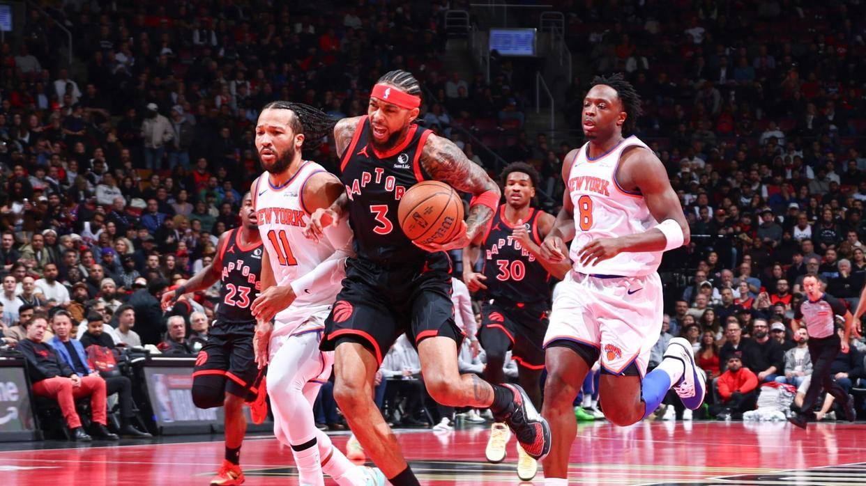 包含猛龙翻盘尼克斯，布拉德利三分雨点燃全场的词条