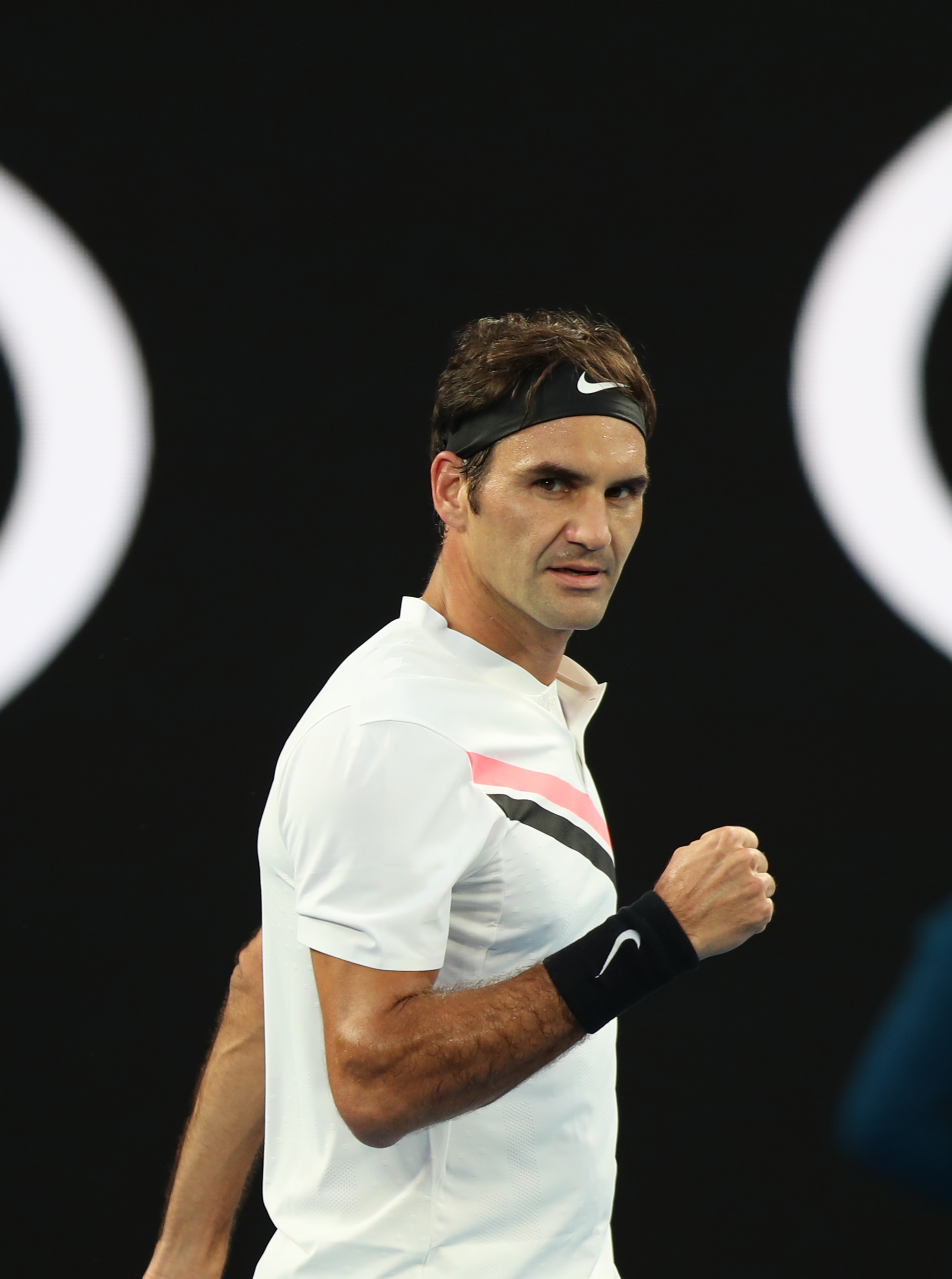 欧洲网球队爆冷世界网球队，费德勒关键制胜