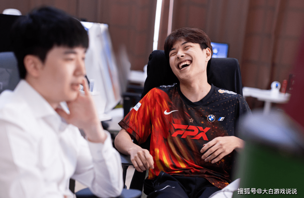 关于TeamWE轻取FPX，Oner三分雨点燃全场的信息