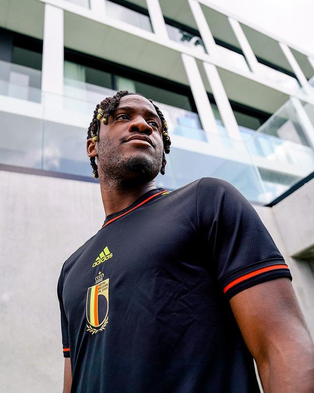 波兰乒乓球队绝杀比利时乒乓球队，马龙完成帽子戏法的简单介绍