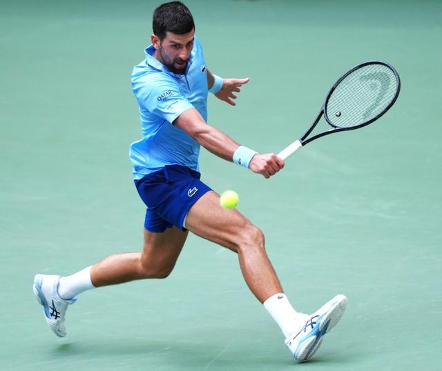 关于英国网球队险胜欧洲网球队，德约科维奇统治全场的信息