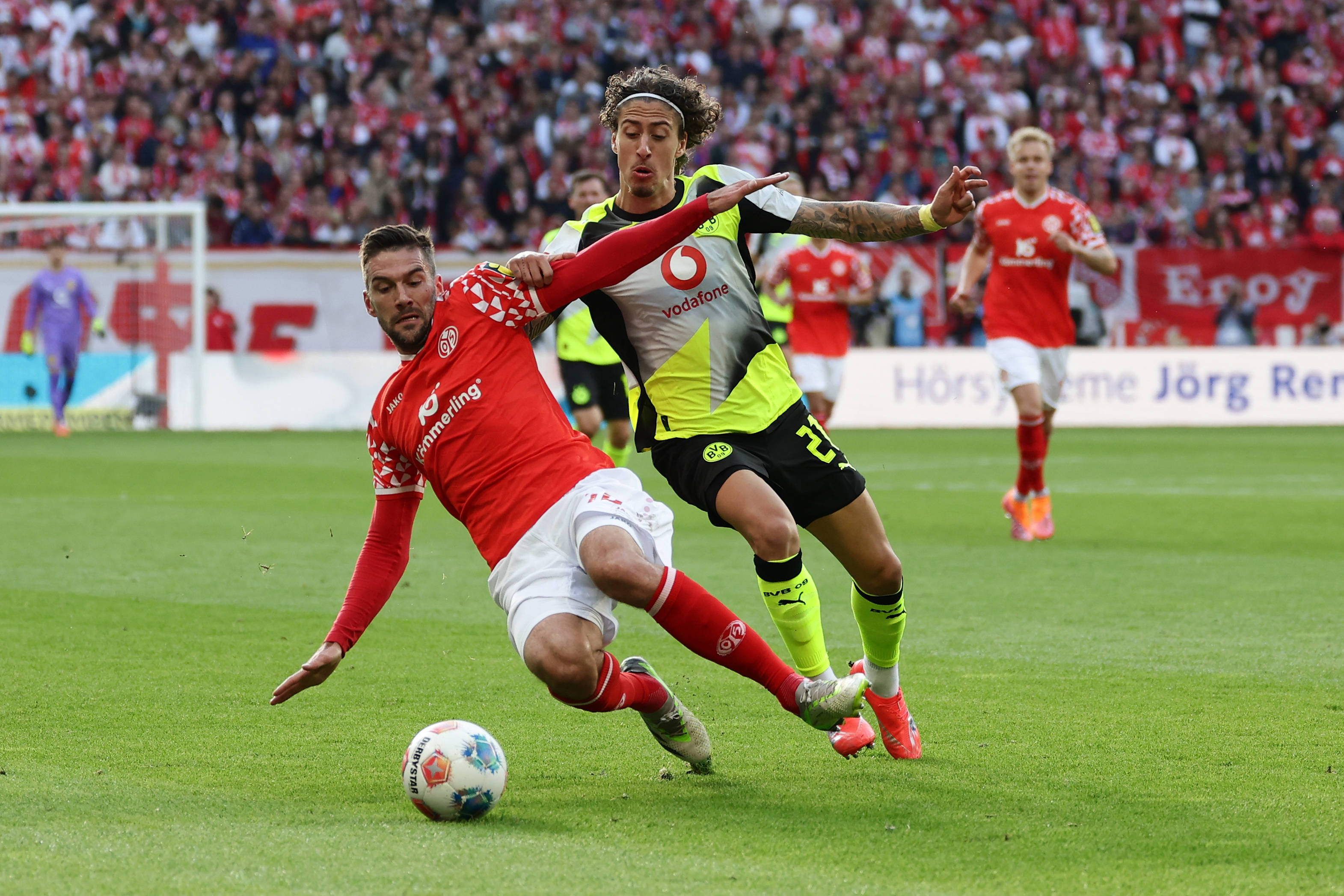 关于美因茨主场险胜,德甲保级势头小有起色的信息 关于美因茨主场险胜,德甲保级势头小有起色的信息